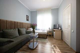 Гостиница Гренч Светлогорск Комната улучшенная с 2 односпальными кроватями и диваном-15