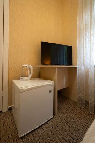 Гостиница Гренч Светлогорск Комната улучшенная с 2 односпальными кроватями и диваном-4