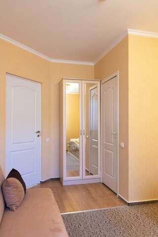 Гостиница Гренч Светлогорск Улучшенный двухместный номер с 1 кроватью-13