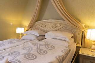 Гостиница Гренч Светлогорск Комната стандарт семейный (мансарда)-1