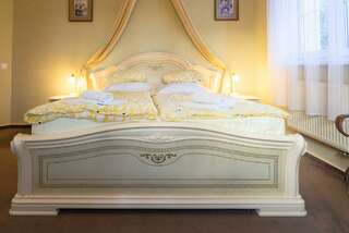 Гостиница Гренч Светлогорск Комната улучшенная с 1 двуспальной кроватью-8