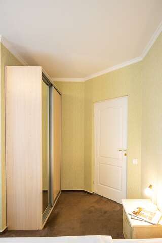 Гостиница Гренч Светлогорск Комната улучшенная с 1 двуспальной кроватью-5